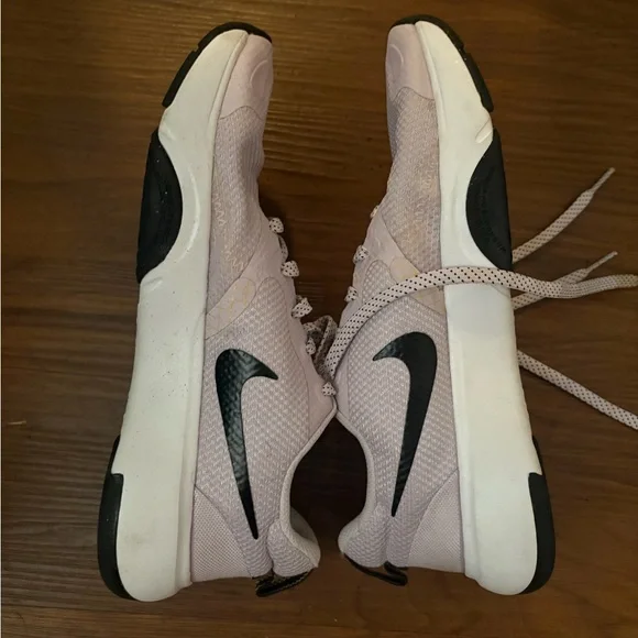 Nike Women's Sneakers - Pink and Gray - Picture 2 of 5